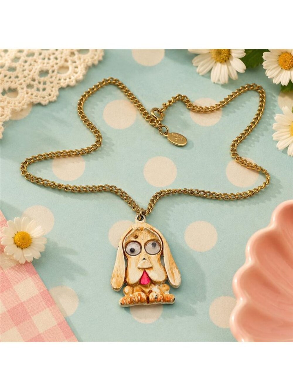 Paradise Googly Eye Basset Hound Dog Pendant Necklace Gold Tone Enamel 1970s Vtg